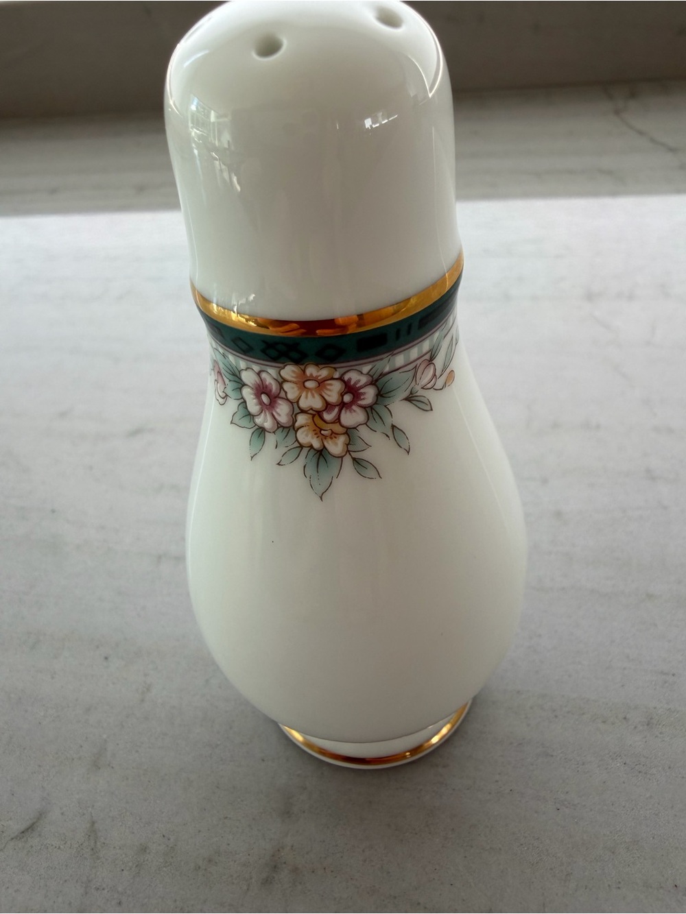 Noritake Landon White Porcelain Shaker with Teal Floral Band and Gold Accents